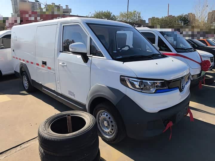 Foton Smart Smurf E7 2024 2024款 改款 纯电动厢式运输车 平顶2座 亿纬锂能41.86kWh