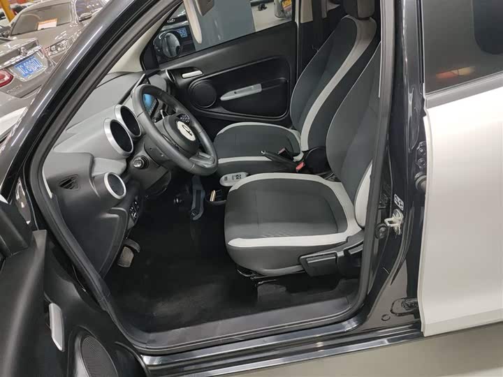 Ora Black Cat 2022 2022款 301km 基础型 三元锂