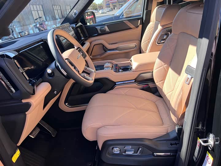 BYD FangChengBao Leopard 8 2025 2025款 智勇旗舰版 7座