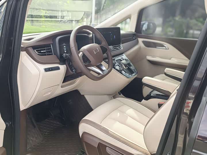 Bestune M9 2023 2023款 2.0T 尊享型70周年纪念版