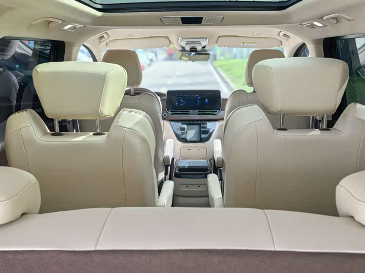 Bestune M9 2023 2023款 2.0T 尊享型70周年纪念版