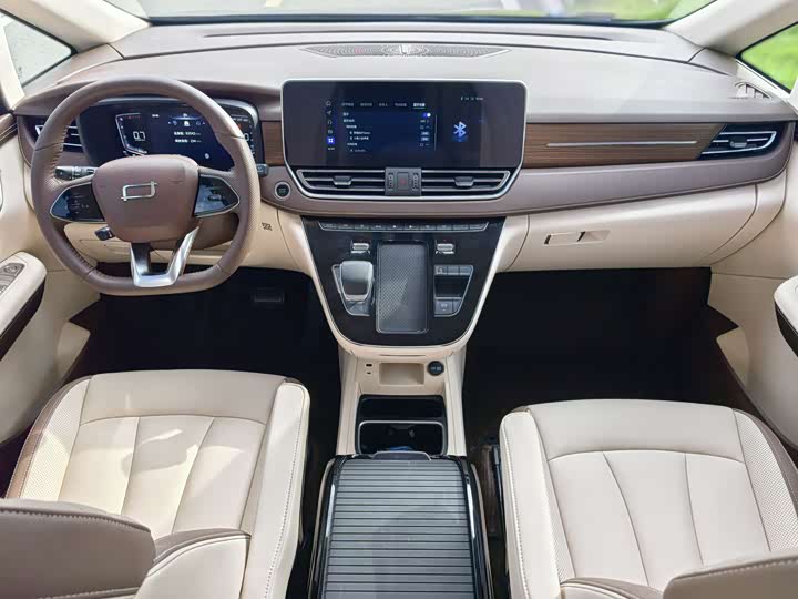 Bestune M9 2023 2023款 2.0T 尊享型70周年纪念版