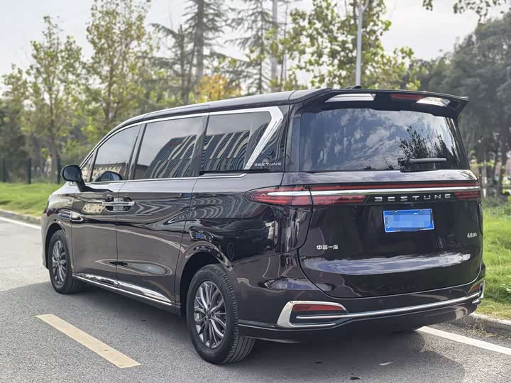 Bestune M9 2023 2023款 2.0T 尊享型70周年纪念版