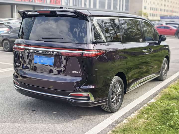 Bestune M9 2023 2023款 2.0T 尊享型70周年纪念版