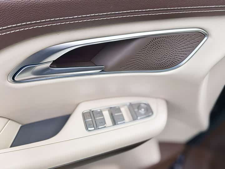 Bestune M9 2023 2023款 2.0T 尊享型70周年纪念版