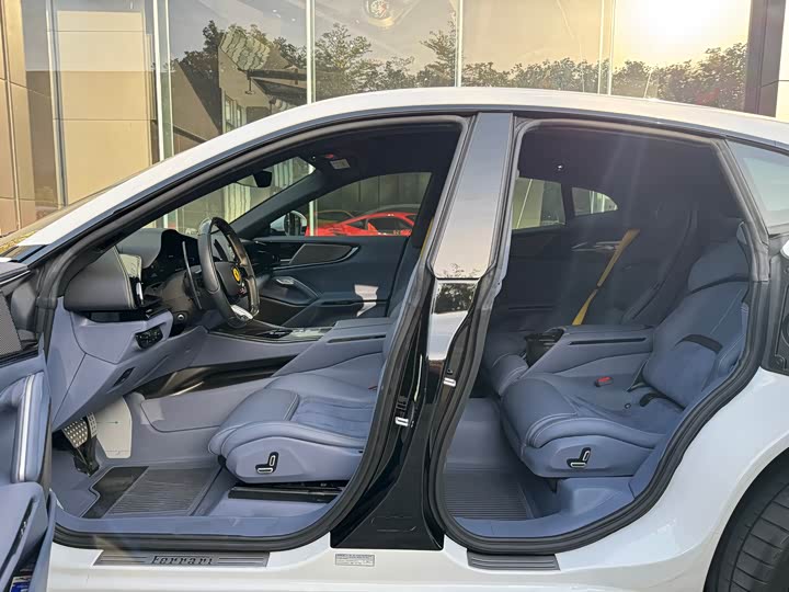 Ferrari Purosangue 2023 2023款 6.5L V12