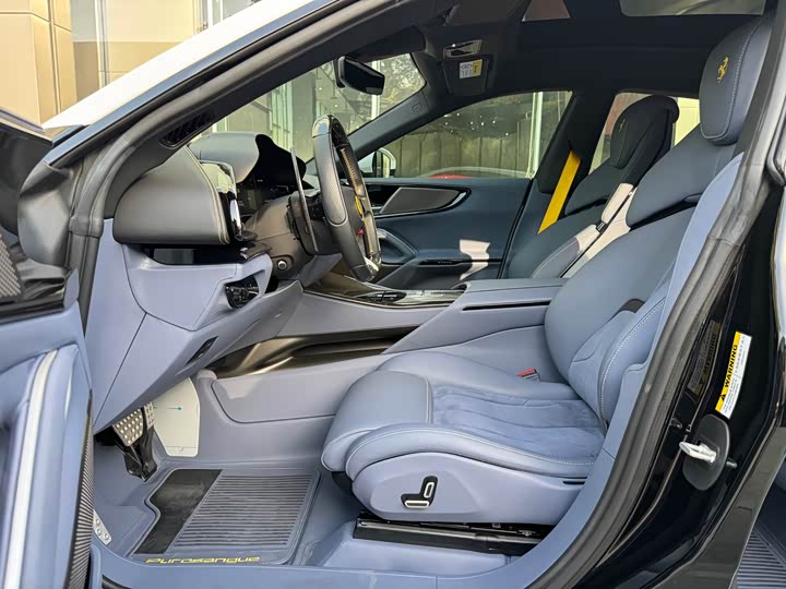 Ferrari Purosangue 2023 2023款 6.5L V12