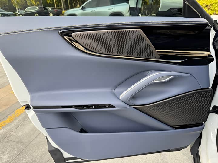 Ferrari Purosangue 2023 2023款 6.5L V12