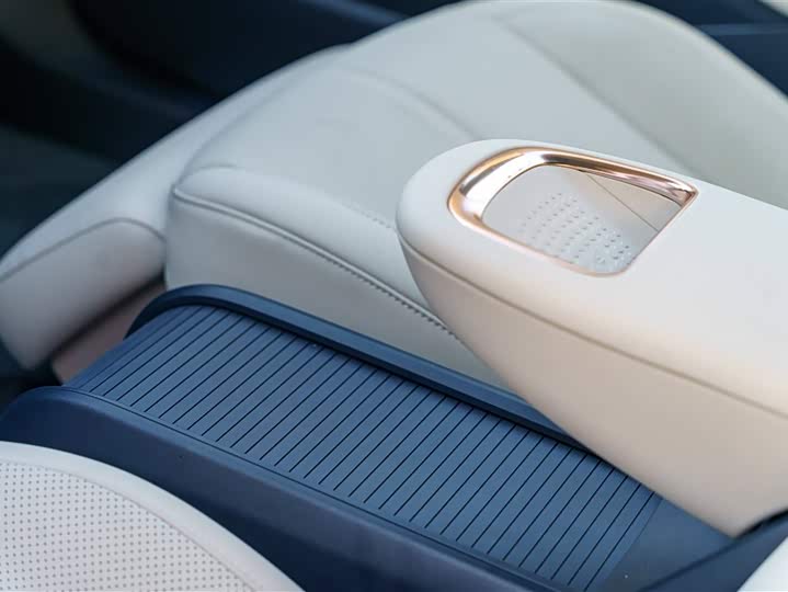 Zeekr X 2025 2025款 四座后驱魔方版