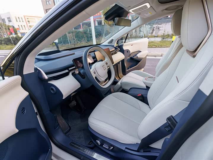 Zeekr X 2025 2025款 四座后驱魔方版