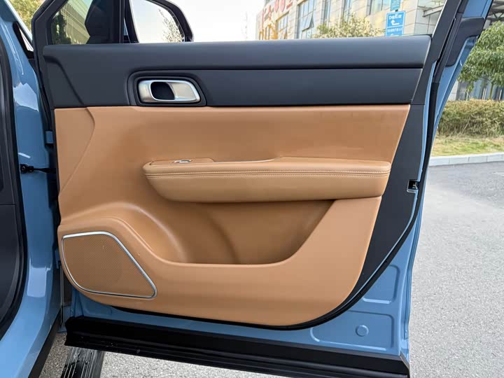 LiXiang One 2021 2021款 增程6座版