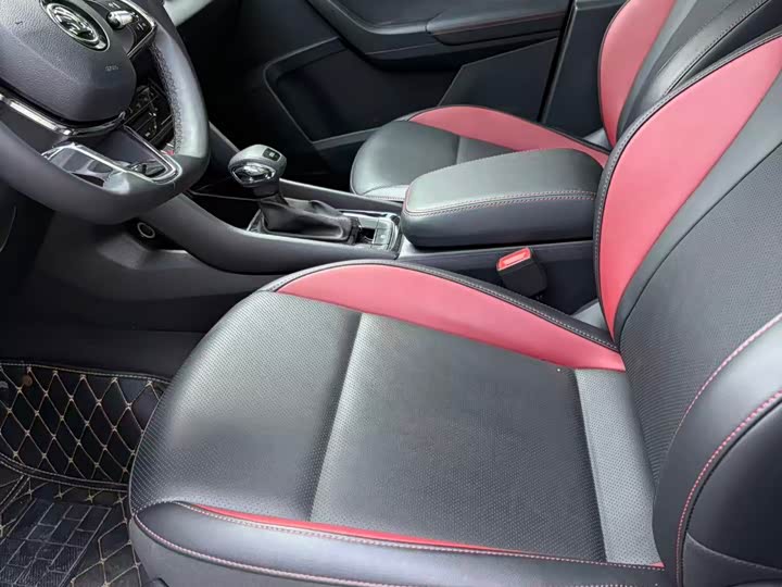 Skoda Karoq 2022 2022款 TSI280 奢享版