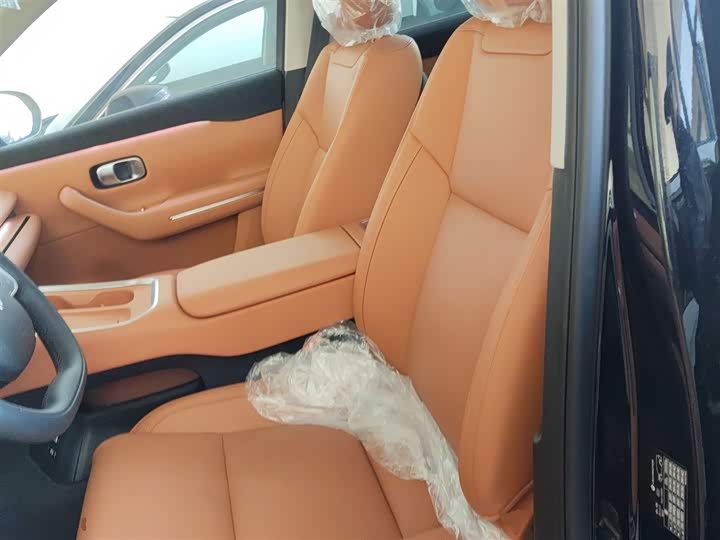 Leapmotor C16 2026 2026款 增程 280激光雷达智尊版 6座