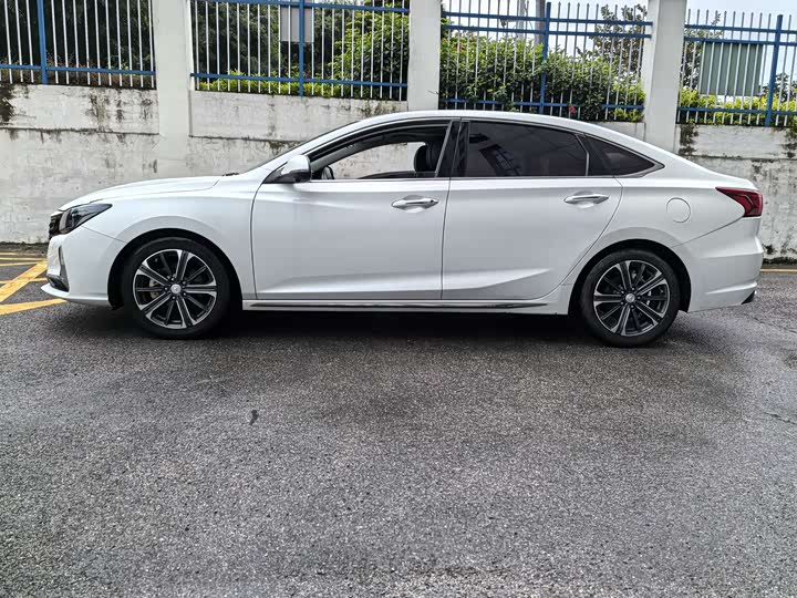 Changan Raeton CC 2022 2022款 蓝鲸版 1.5T DCT尊贵型