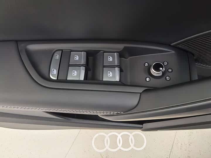 Audi Q5L 2025 2025款 40 TFSI 豪华动感型