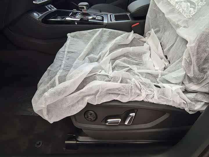 Audi Q5L 2025 2025款 40 TFSI 豪华动感型