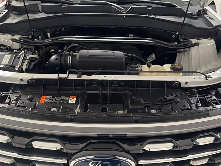 Ford Explorer 2023 2023款 EcoBoost 285 四驱钛金版 6座