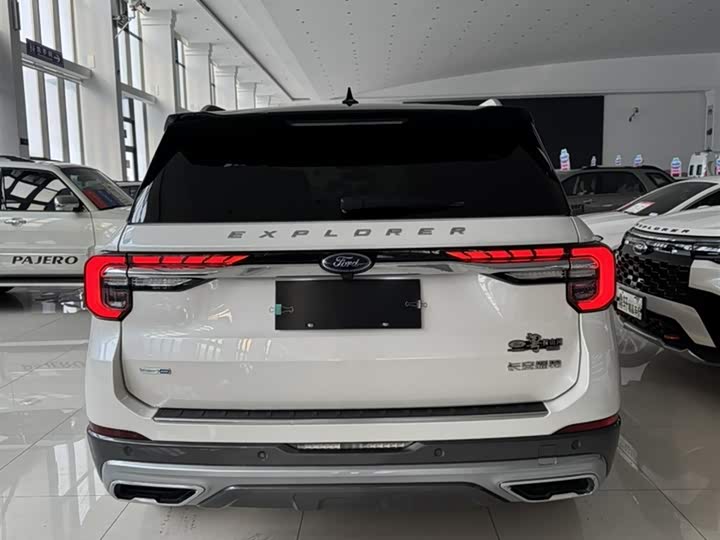 Ford Explorer 2023 2023款 EcoBoost 285 四驱钛金版 6座