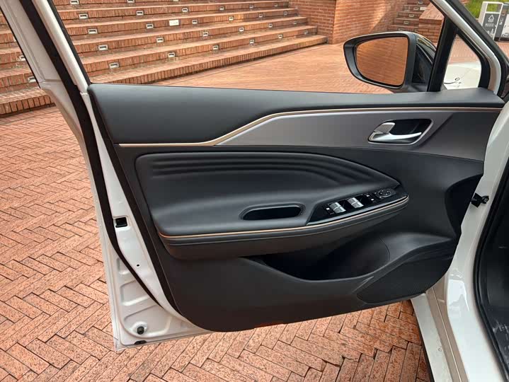 GAC Aion S Plus 2025 2025款 出行版 52.998kWh