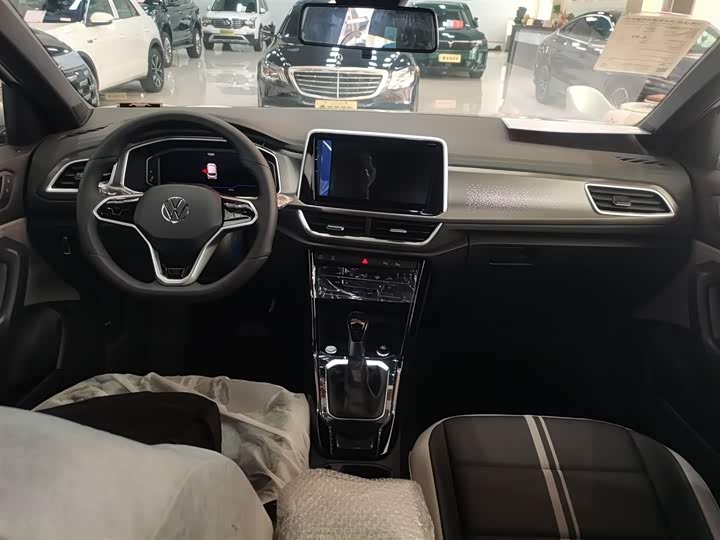 Volkswagen T-Roc 2025 2025款 改款二 300TSI DSG两驱星光版