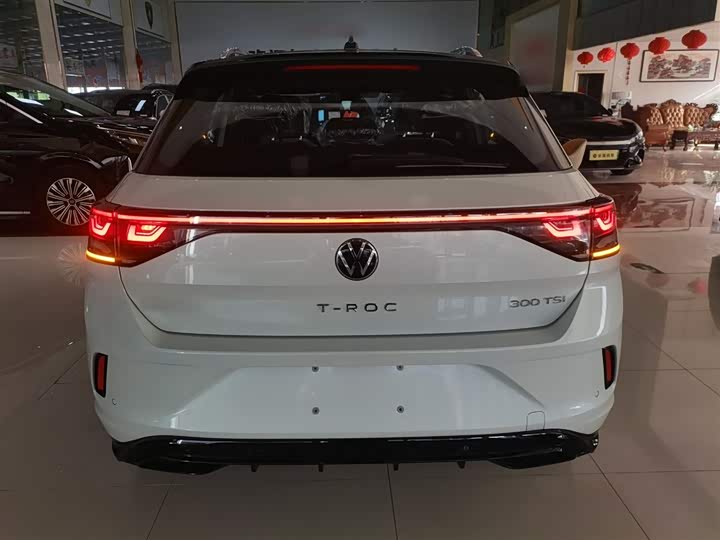 Volkswagen T-Roc 2025 2025款 改款二 300TSI DSG两驱星光版