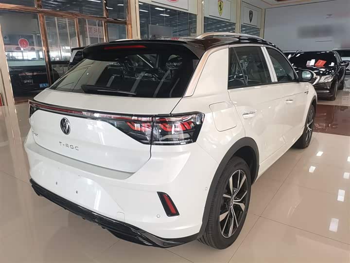 Volkswagen T-Roc 2025 2025款 改款二 300TSI DSG两驱星光版