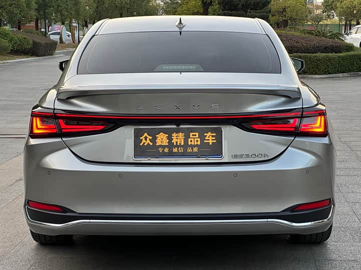 Lexus ES 2025 2025款 300h 臻享版