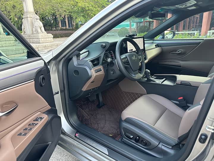 Lexus ES 2025 2025款 300h 臻享版