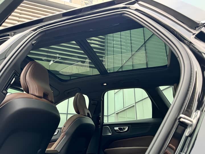 Volvo XC60 Hybrid 2025 2025款 插电式混动 长续航四驱智雅豪华版