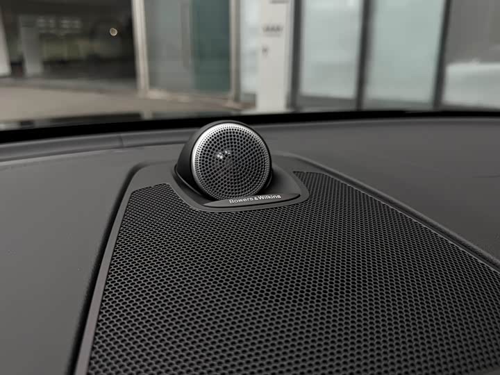 Volvo XC60 Hybrid 2025 2025款 插电式混动 长续航四驱智雅豪华版