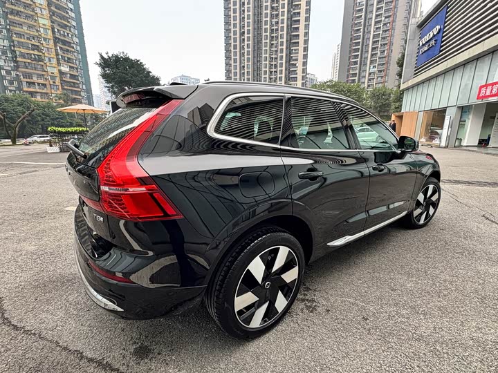 Volvo XC60 Hybrid 2025 2025款 插电式混动 长续航四驱智雅豪华版