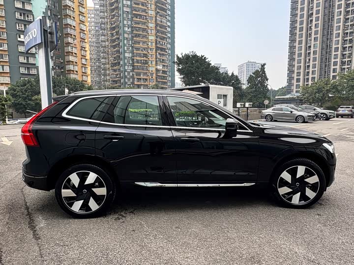 Volvo XC60 Hybrid 2025 2025款 插电式混动 长续航四驱智雅豪华版