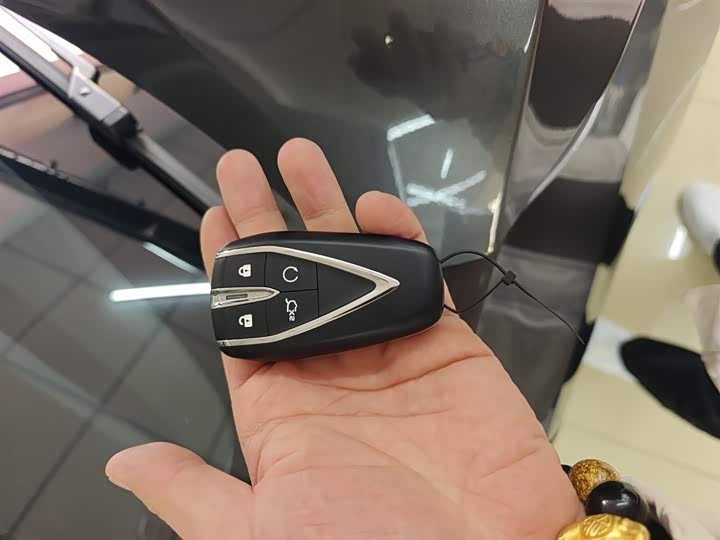 Changan UNI-V Hybrid 2024 2024款 蓝鲸智电iDD 136km 智酷型