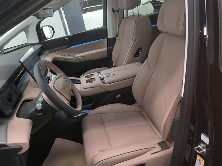 XPeng X9 2025 2025款 纯电 650长续航 Max