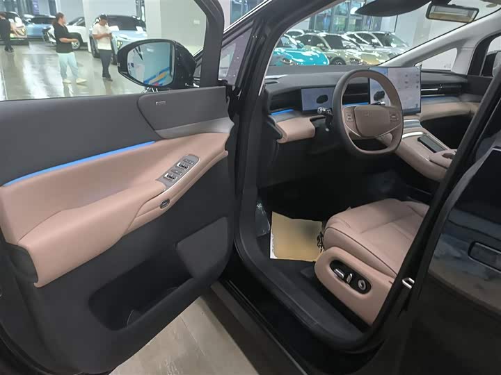 XPeng X9 2025 2025款 纯电 650长续航 Max