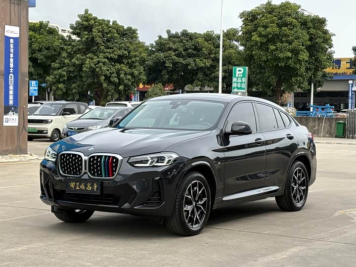 2022 BMW X4
