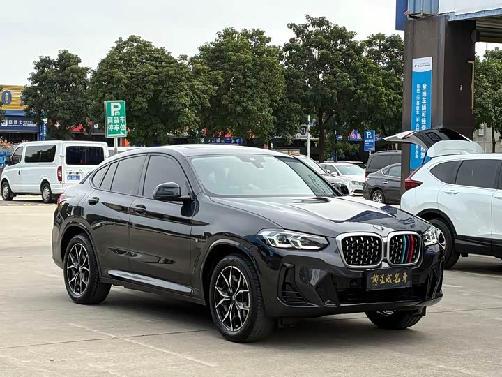 2022 BMW X4