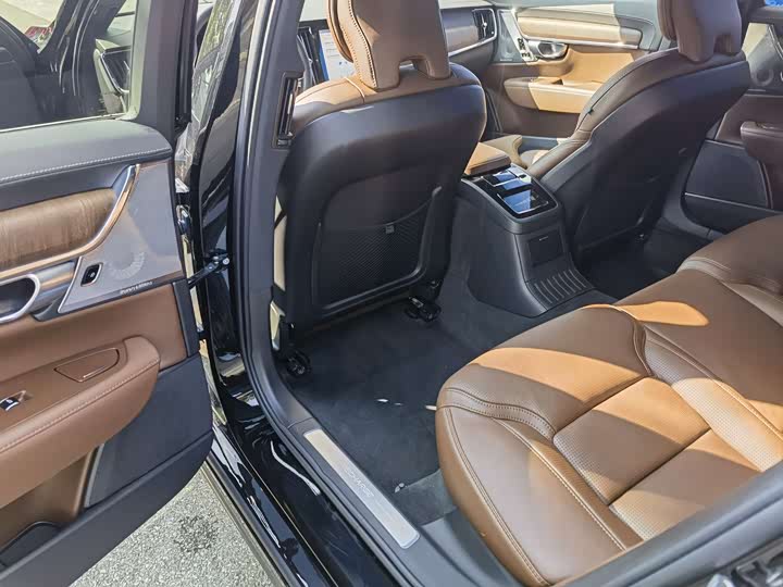 Volvo S90 Hybrid 2024 2024款 插电式混动 四驱长续航智雅豪华版