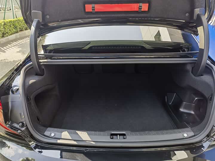 Volvo S90 Hybrid 2024 2024款 插电式混动 四驱长续航智雅豪华版