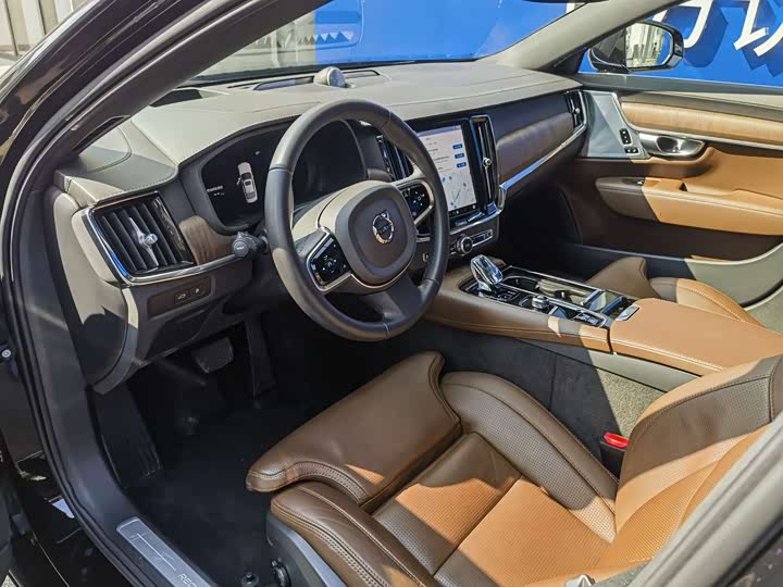 Volvo S90 Hybrid 2024 2024款 插电式混动 四驱长续航智雅豪华版