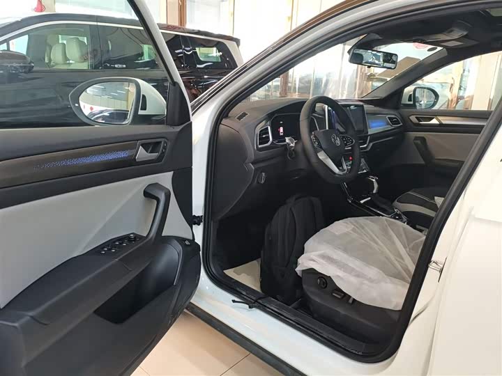 Volkswagen T-Roc 2025 2025款 改款二 300TSI DSG两驱星光版