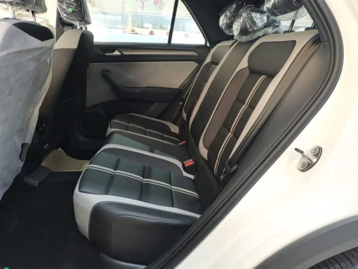 Volkswagen T-Roc 2025 2025款 改款二 300TSI DSG两驱星光版