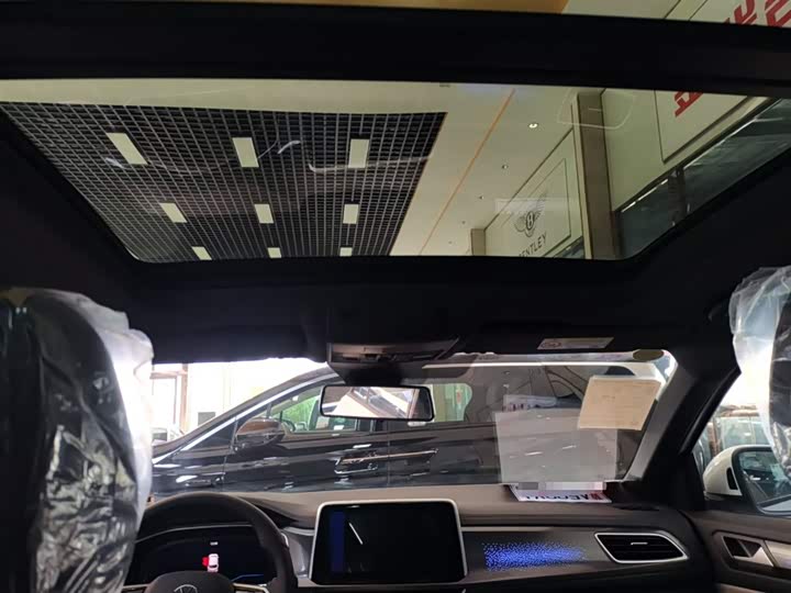 Volkswagen T-Roc 2025 2025款 改款二 300TSI DSG两驱星光版