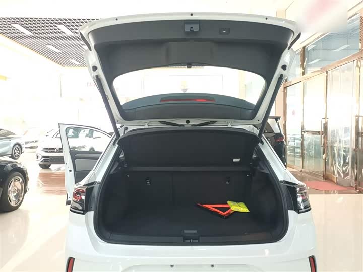 Volkswagen T-Roc 2025 2025款 改款二 300TSI DSG两驱星光版