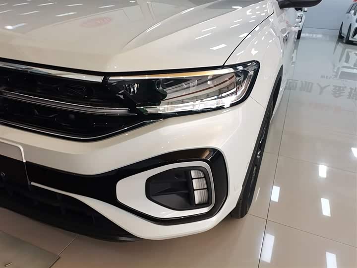 Volkswagen T-Roc 2025 2025款 改款二 300TSI DSG两驱星光版