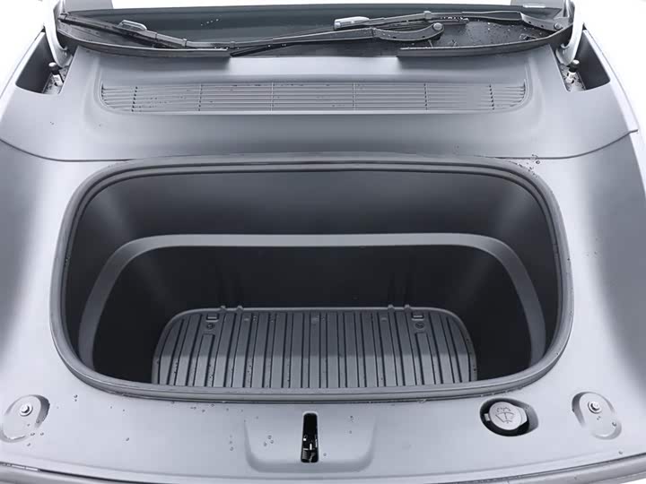 Tesla Model Y 2025 2025款 长续航全轮驱动版