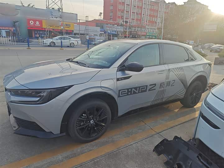 2024 Honda e:NP2