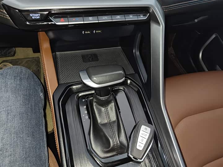 Geely Vision X6 2021 2021款 PRO 1.4T 自动尊贵型