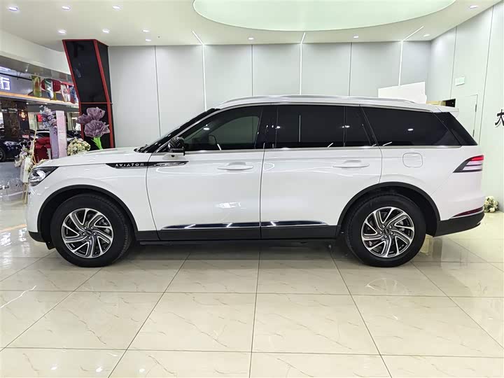 Lincoln Aviator 2023 2023款 3.0T V6 四驱尊享巡航版 六座