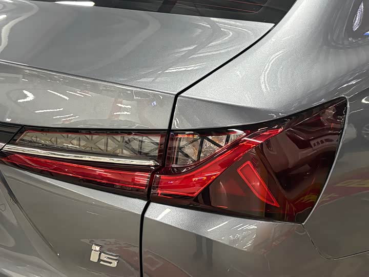 Roewe i5 2024 2024款 1.5L CVT尊荣版